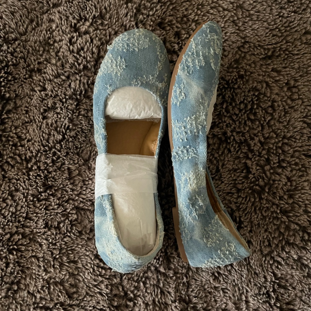 Lucky Brand New with Box Women’s Flats Distressed Blue Denim Size US 10